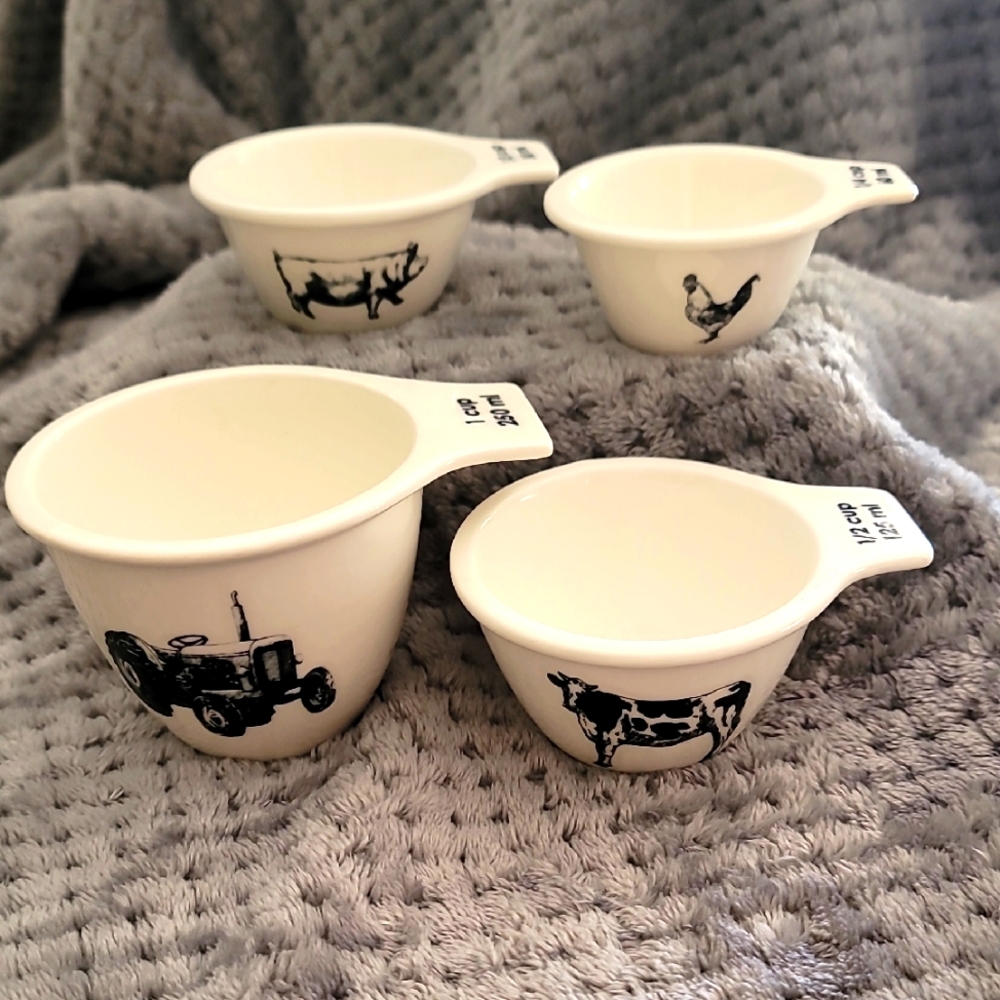 Farmhouse Measuring Cups Set